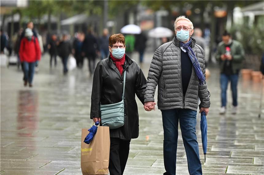 Alarmstufe Rot: Castrop-Rauxel überschreitet erstmals kritischen Grenzwert In vielen Fußgängerzonen gilt mittlerweile eine allgemeine Maskenpflicht.