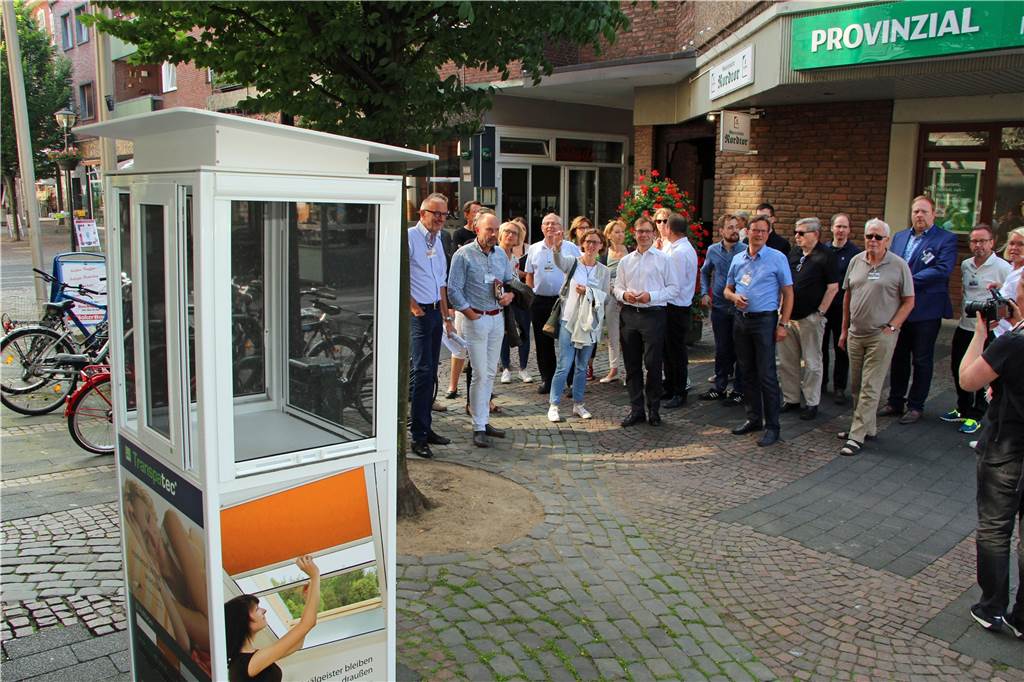 In Vorbereitung auf die Satzung schaute sich der Gestaltungsbeirat vor einiger Zeit die Innenstadt genau an. Direkt ins Blickfeld fiel an der Bonenstraße ein Werbecontainer.