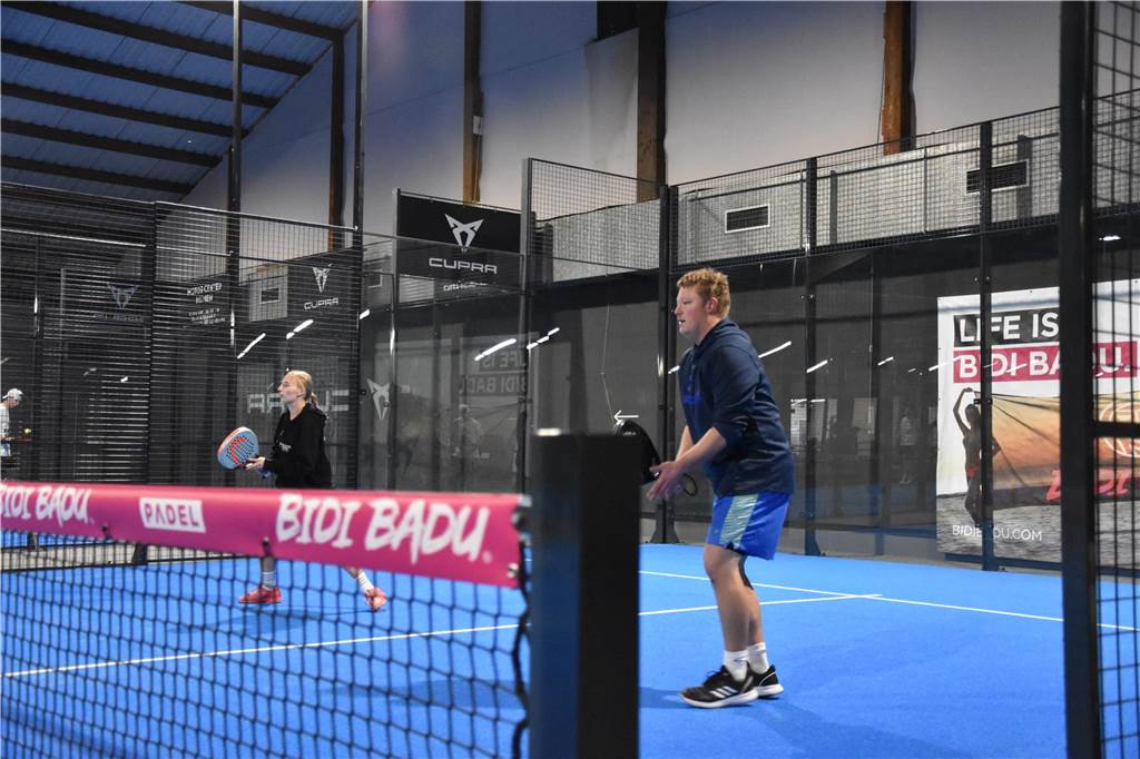 Laura Hirsch (l.) und Markus Schnatmann beim Padeln.