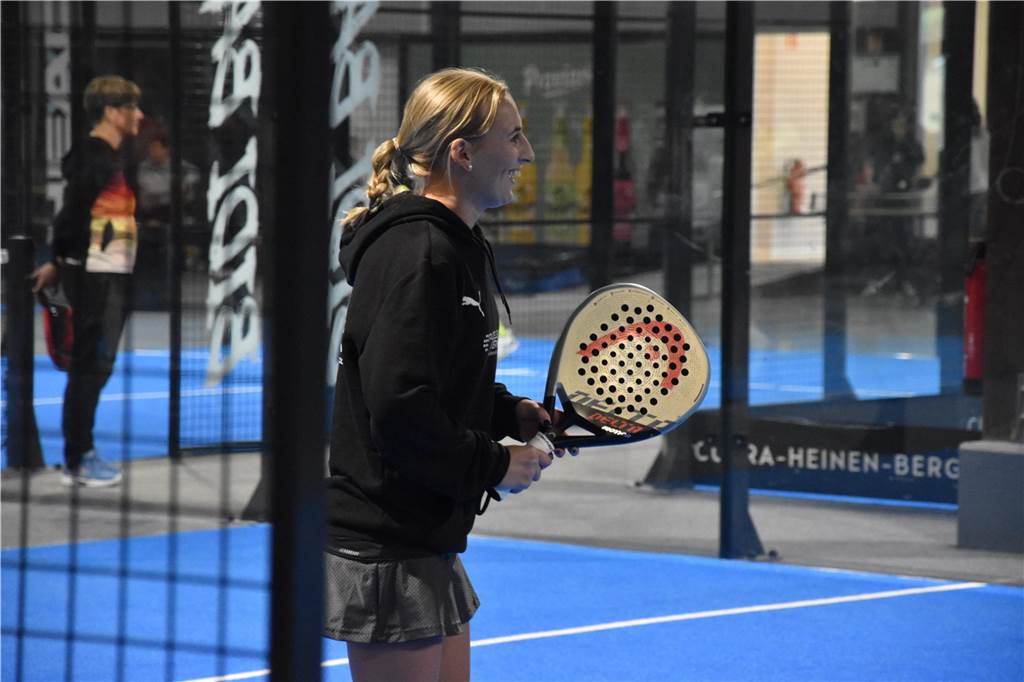 Laura Hirsch beim Padeln.