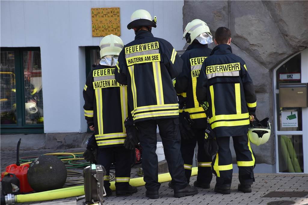Wer hilft in Haltern, wenn eine Katastrophe das Leben der Bürger bedroht? In Wuppertal war es die Freiwillige Feuerwehr aus Haltern, die während der Flutkatastrophe ein Altersheim von Wassermassen befreite.