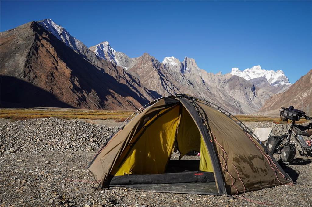 Indien - Zelten auf über 4.000 m Höhe, da wird es nachts schon mal kalt.