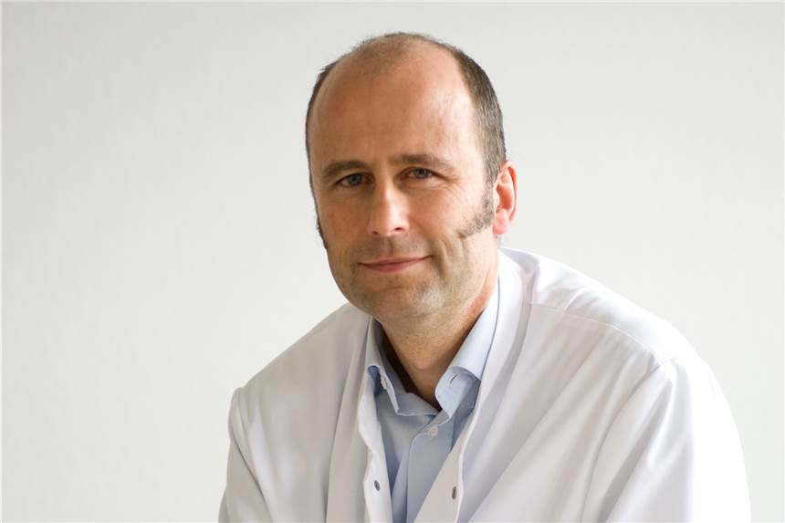 Infektiologe Dr. Bernhard Schaaf vom Klinikum Dortmund erklärt, warum es in Sachen Corona noch keine Entspannung gibt.