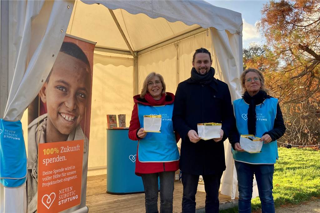 Infos über die Arbeit in Afrika bietet der Spendenstand der Neven-Subotic-Stiftung.