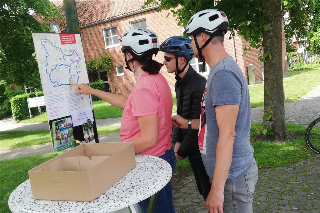Heek und Ahaus erleben: Event „Anradeln“ hatte viel zu bieten Infotafel halfen den Radlern, sich über die verschiedenen Routen zu informieren.