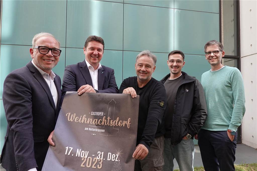 Ende der Ära „Ab ins Zelt“: Kein Adventszelt mehr auf dem Marktplatz Ingo Böhmer (v.l.) von der Werbeagentur zusammen mit Bürgermeister Rajko Kravanja, Frank und Leon Philipp sowie Stadtmarketing-Chef Jens Langensiepen. Gemeinsam haben sie ein neues Konzept für den Castroper Weihnachtsmarkt gefunden.
