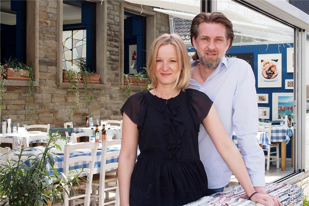 Dorstens Restaurants: Zwischen Enttäuschung und Verständnis Inhaber Angelos Papazissis und seine Frau Lisa hoffen auf die Regierung und freuen sich für die Händler.