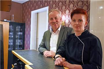 Inhaber Peter Geusendam und Küchenchefin Tina Elsbernd-Straube wollen zeigen, dass man auch ohne Zwiebelfleisch und Herrencreme westfälisch genießen kann.