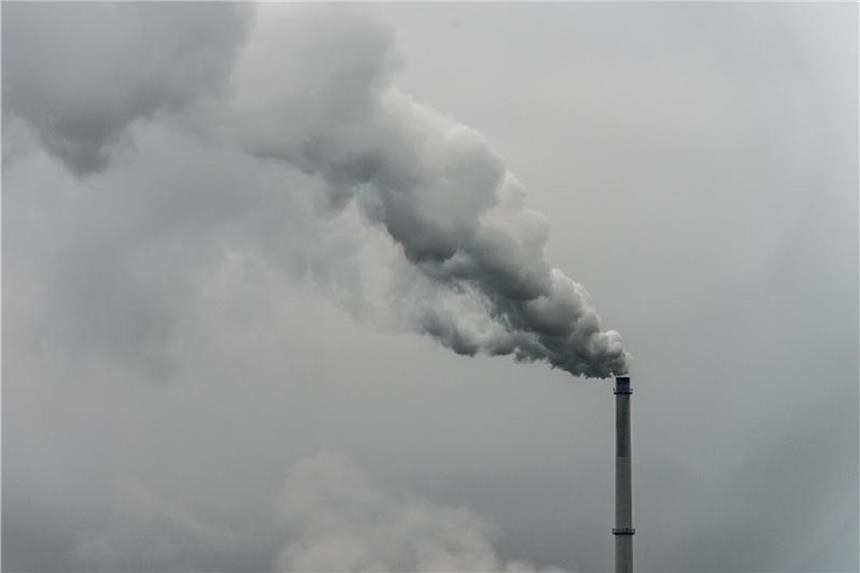 Überraschender Einbruch der deutschen Industrieproduktion Innerhalb der Industrie im Monatsvergleich ein vergleichsweise starkes Minus bei Investitionsgütern. Foto: Armin Weigel