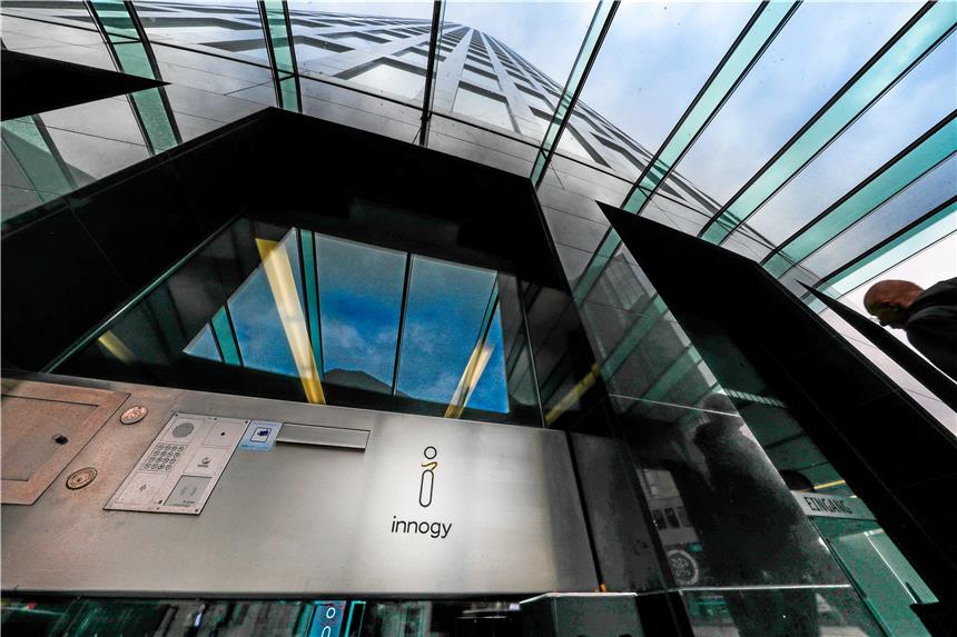 Oberbürgermeister Sierau wirbt bei EON für Dortmund Innogy sitzt in Dortmund im RWE Tower am Freistuhl in der City.