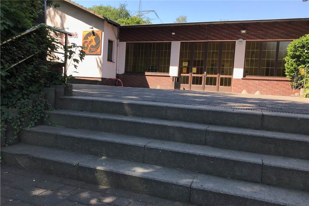 Einbruch in Gemeindezentrum: „Die Täter waren sehr unprofessionell“ Das Christophorusheim an der Wartburgstraße von vorne