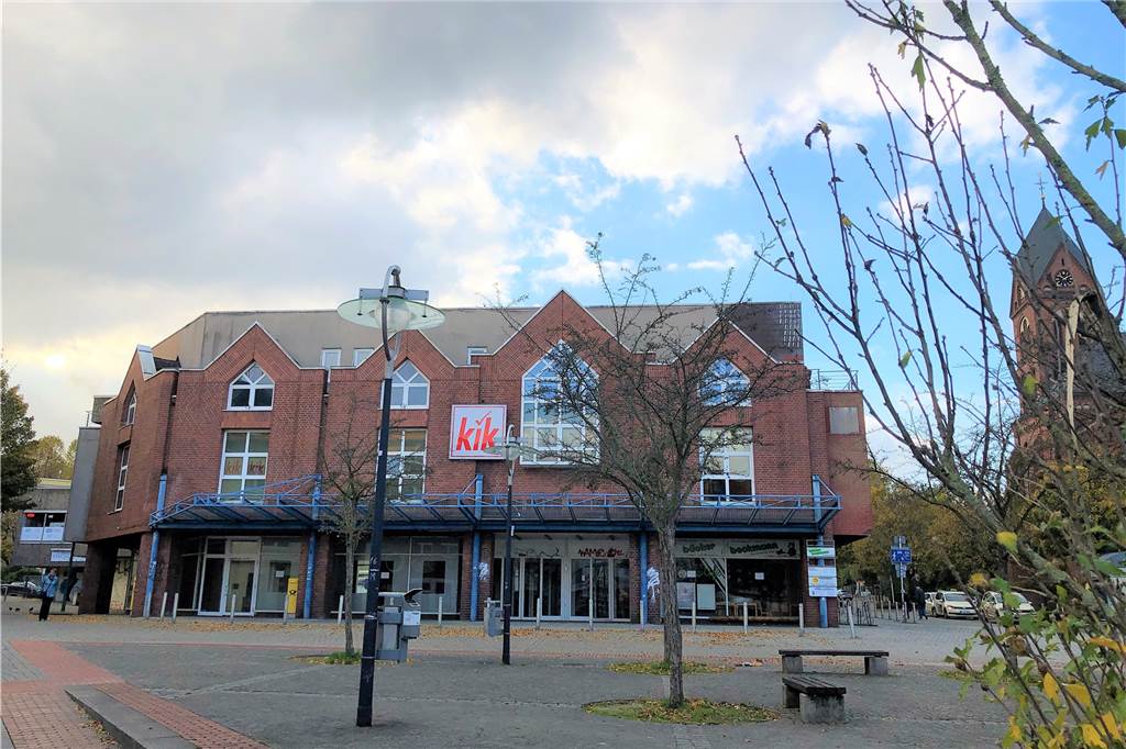 Seniorenwohnungen oder dm? Das passiert im Ortskern von Lütgendortmund Ins ehemalige Kaufhaus Konze werden nach dem Umbau unter anderem Rossmann und Woolworth einziehen.
