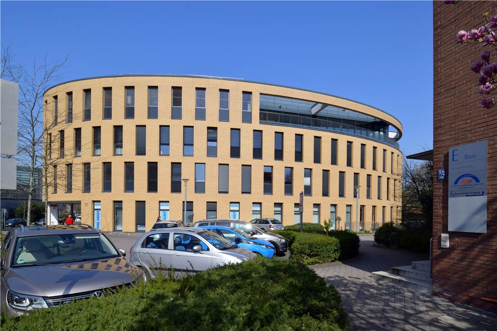 Sprechzimmer im ehemaligen OP: Lüner Hausarzt an neuem Standort vertreten Ins Facharztzentrum am St. Marien Hospital hat Hausarzt Dr. Ulrich Hüning seine Praxis verlegt.