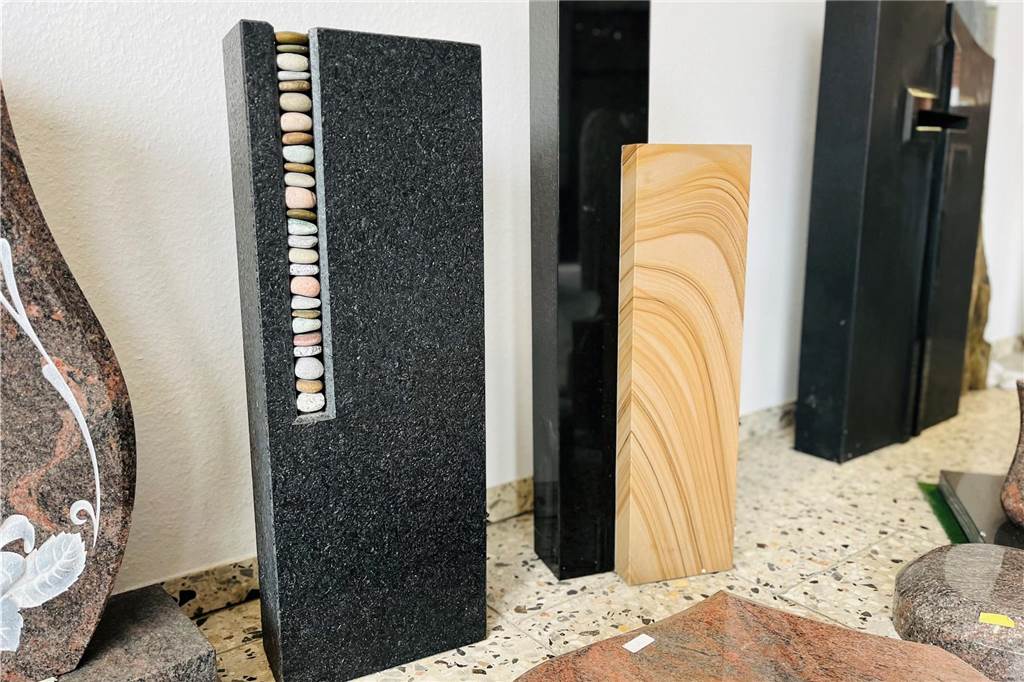 Seltene Handwerksberufe in Haltern: „Steinmetz ist mehr als Grabsteine“ Steinkunstwerke in einem Ausstellungsraum in Haltern (Römerstraße 8)
