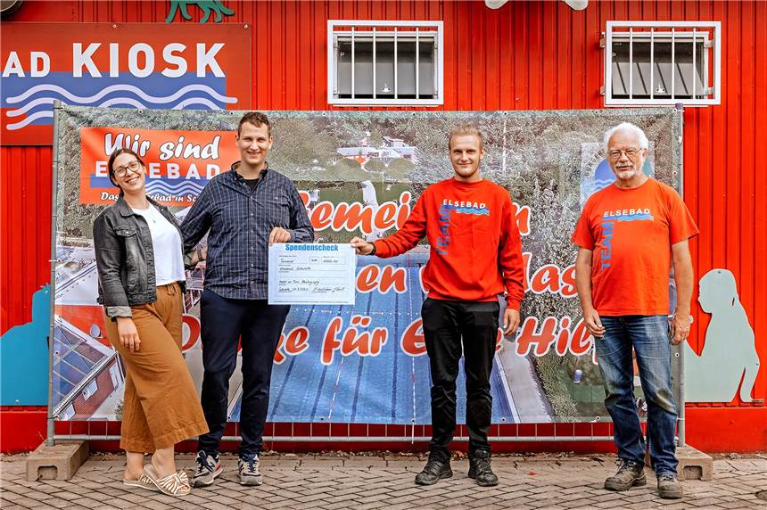 Schwerter Hilfsbereitschaft bleibt groß: Wieder Spenden für das Elsebad Insgesamt 1000 Euro sammelte das Fotostudio "Hold on Time - Photography" für die Reparaturen im Elsebad.