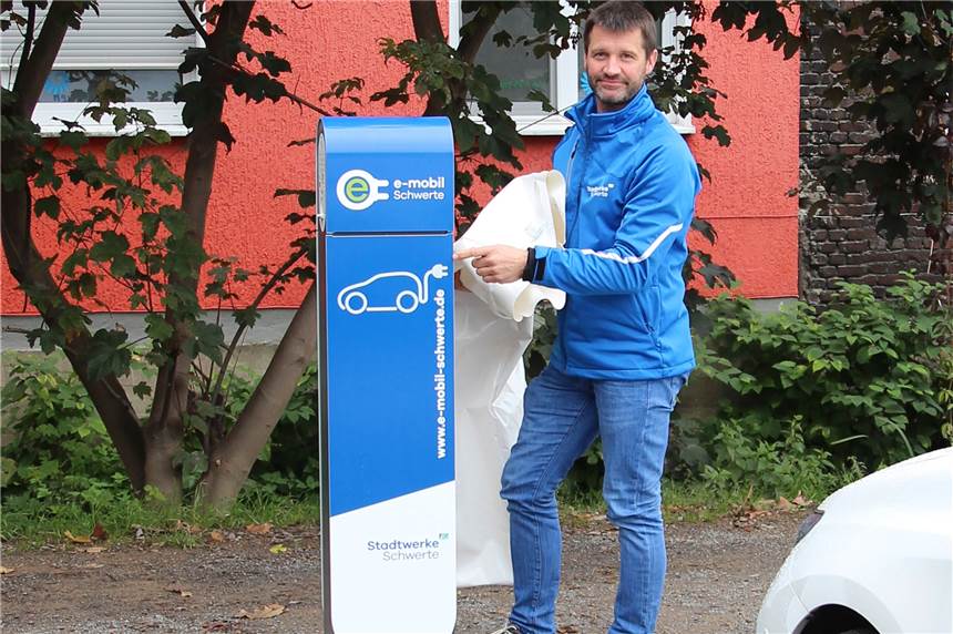 Stadt Schwerte nimmt acht neue E-Ladesäulen in Betrieb Insgesamt 14 Ladesäulen gibt es in Schwerte. 21 weitere sollen bis Jahresende dazukommen.