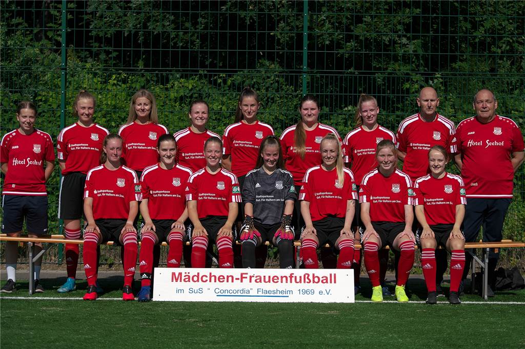 16 Neuzugänge: Flaesheim verstärkt sich mit vielen bekannten Gesichtern Insgesamt 16 Spielerinnen verstärken die beiden Frauenmannschaften von Concordia Flaesheim. Auf dem Foto fehlen Lina Sophie Schmülling, Stephanie Dittmar und Marei Tiedemann.