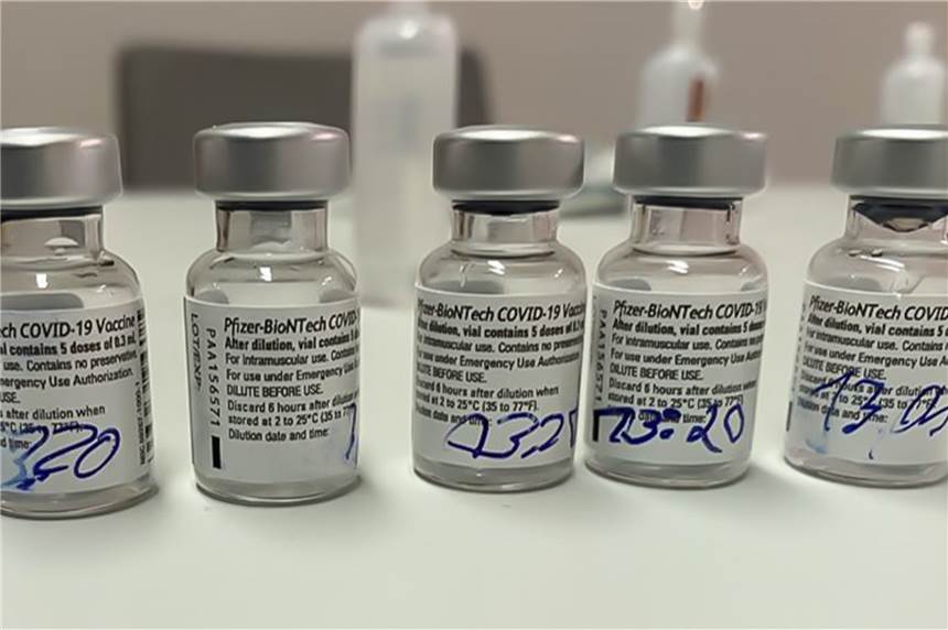 Impfstart in Dortmund: 165 Personen am ersten Tag gegen Corona geimpft Insgesamt 165 Dortmunder haben am ersten Tag eine Impfung gegen das Coronavirus erhalten.