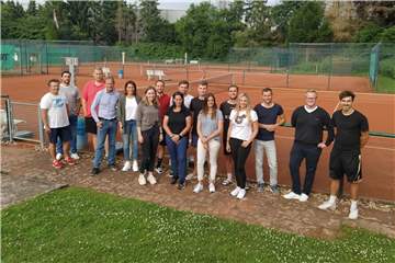Insgesamt 40 Teilnehmerinnen und Teilnehmer gibt es beim Hobby-Turnier beim TC BW Werne. Ins Leben gerufen hat das Ganze Markus Schnatmann (l.).