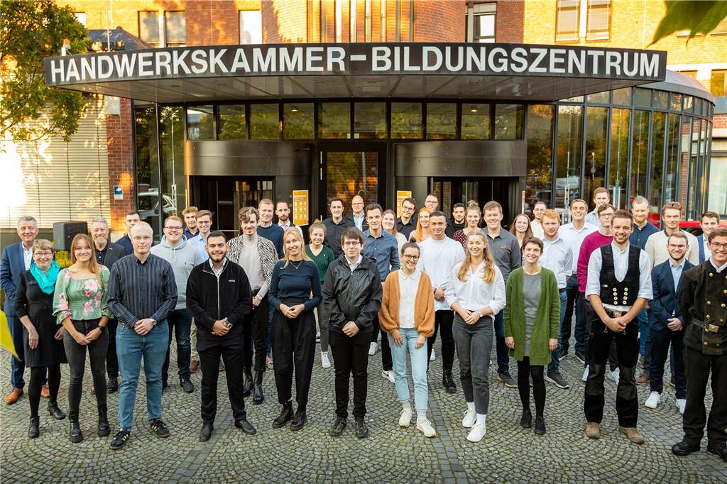Elektroniker aus Stadtlohn gewinnt Kammerwettbewerb – ohne Prüfung Insgesamt 48 ehemalige Handwerks-Auszubildende wurden als Kammersieger geehrt.