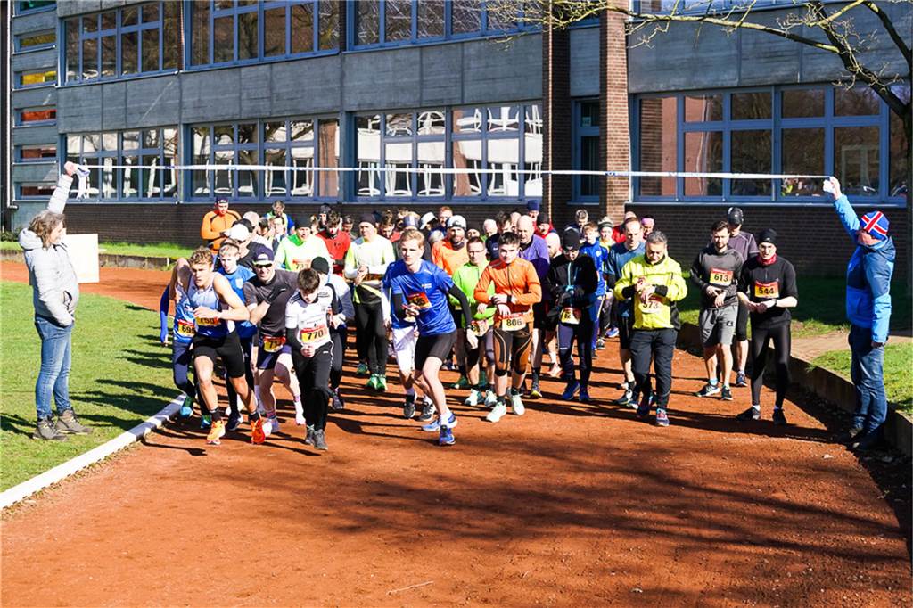 Insgesamt 607 Läuferinnen und Läufer gingen in neun verschiedenen Wettbewerben an den Start.