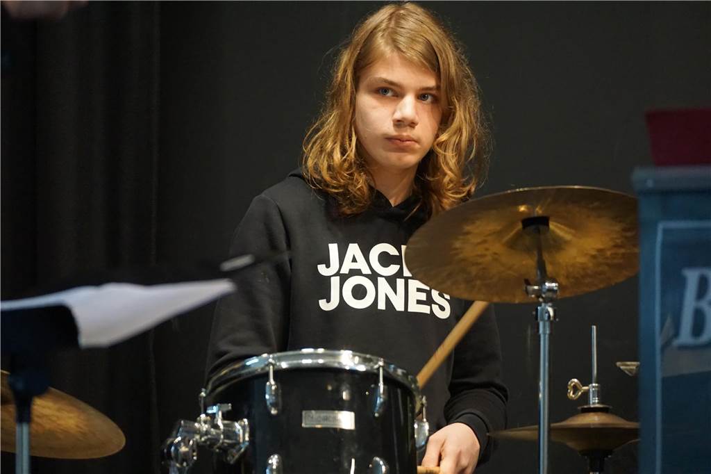 Insgesamt 70 Musiker unterhielten die Besucher in der Aula der Profilschule auf das Beste.