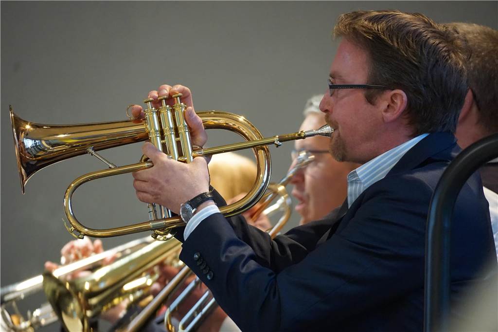 Insgesamt 70 Musiker unterhielten die Besucher in der Aula der Profilschule auf das Beste.