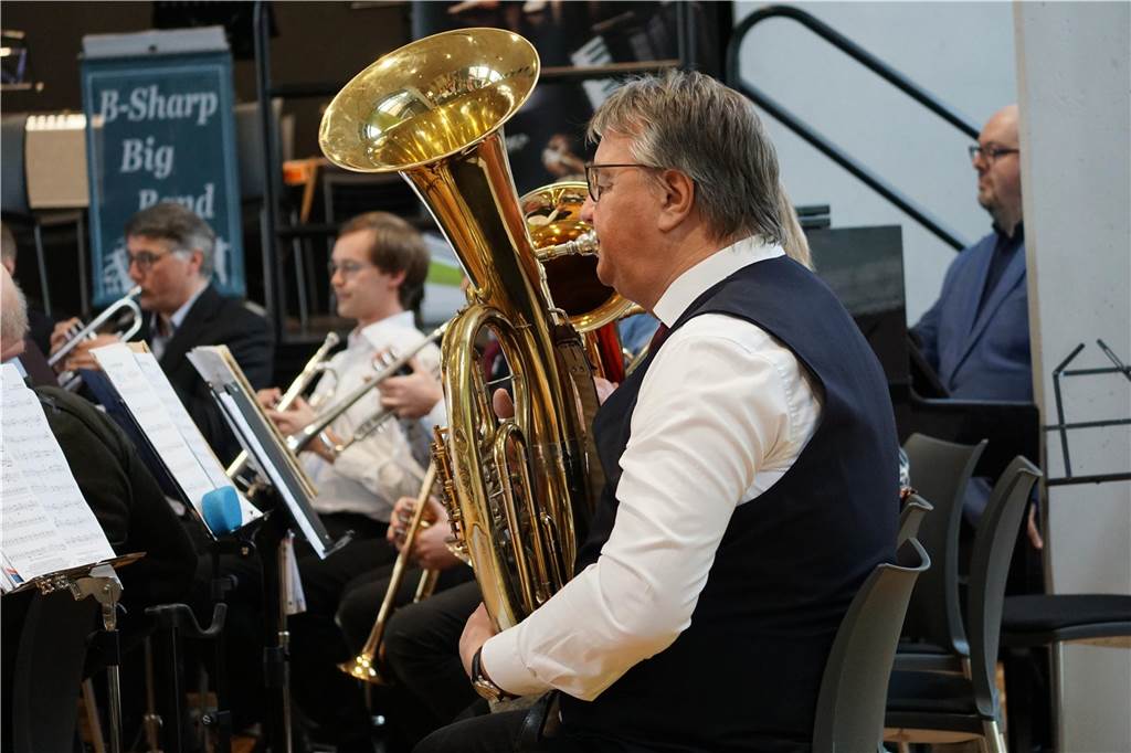 Insgesamt 70 Musiker unterhielten die Besucher in der Aula der Profilschule auf das Beste.