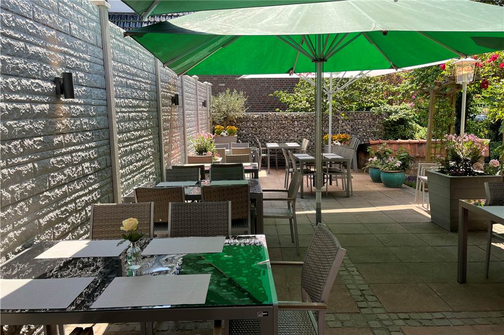 Restaurant in Vreden eröffnet – hinterm Tresen steht ein alter Bekannter Insgesamt rund 80 Gäste können im Restaurant und auf der Terrasse Platz nehmen.