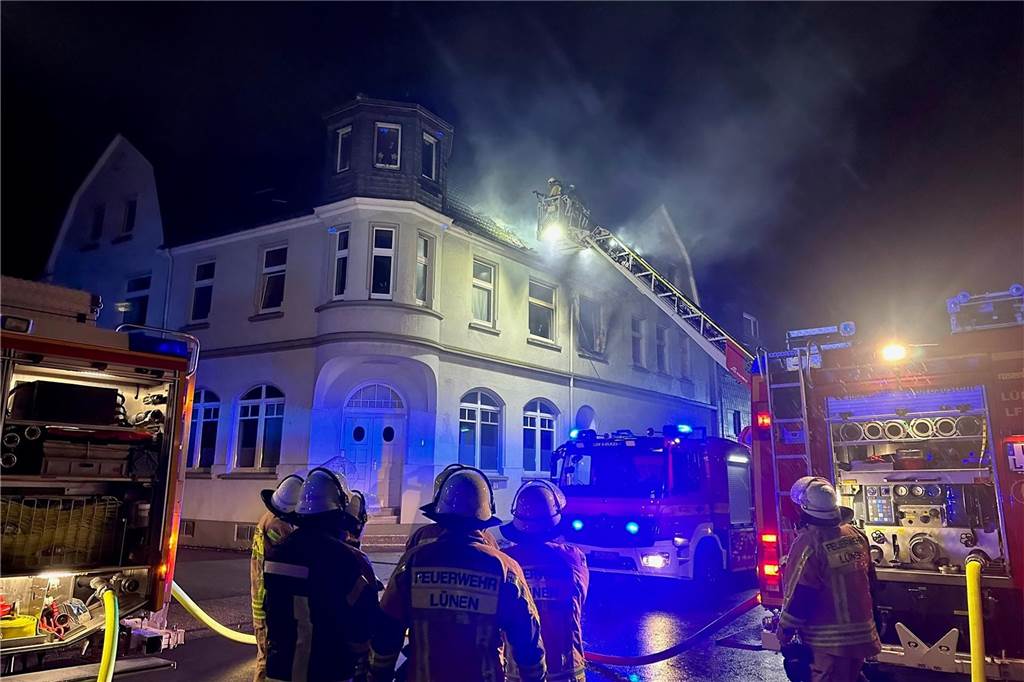 Mehrfamilienhaus nach Brand freigegeben: Brandursache weiter unklar Feuerwehreinsatz an der Kreisstraße in Niederaden