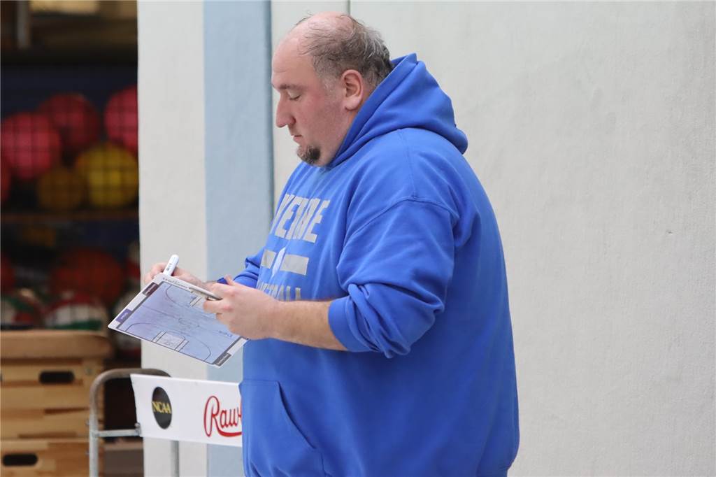 Ein starkes Viertel reicht LippeBaskets-Damen zum Sieg - Reserve muss sich geschlagen geben Interimstrainer Thomas Gebhardt coachte die Werner Damen beim Sieg gegen den TSC Eintracht Dortmund.