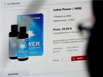 Internet-Seite des Produktes MMS: Das Bundesinstitut für Arzneimittel und Medizinprodukte warnt vor schweren Schäden. Foto: Oliver Berg/Archiv