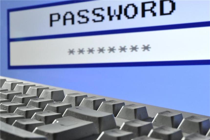 Viele nutzen dasselbe Passwort für mehrere Online-Konten Internetnutzer sollten für ihr E-Mail-Postfach nicht dasselbe Passwort wählen wie für das Online-Shopping oder -Banking. Bei einem Hackerangriff sind dann gleich alle Konten in Gefahr. Foto: Julian Stratenschulte