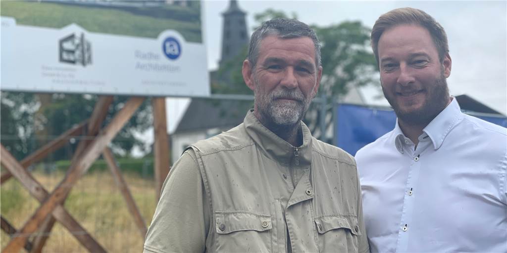 21 Eigentumswohnungen entstehen in Bork: Vermarktung hat begonnen Investor Georg Eskes (l.) und Architekt Henning Radke wollen mit dem Bau der Wohnungen an der Waltroper Straße 23 Anfang des nächsten Jahres beginnen.