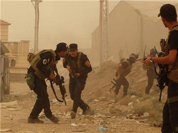 Irakische Sicherheitskräfte im Gefecht mit der Terrormiliz Islamischer Staat um die Provinz Al-Anbar im Westen des Landes. Foto: Stringer
