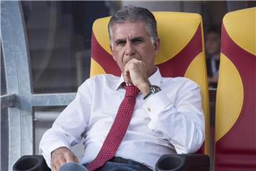 Irans Trainer Carlos Queiroz hat mit der Nominierung von Massoud Shojaei für Diskussionen gesorgt. Foto: Georgi Licovski/EPA