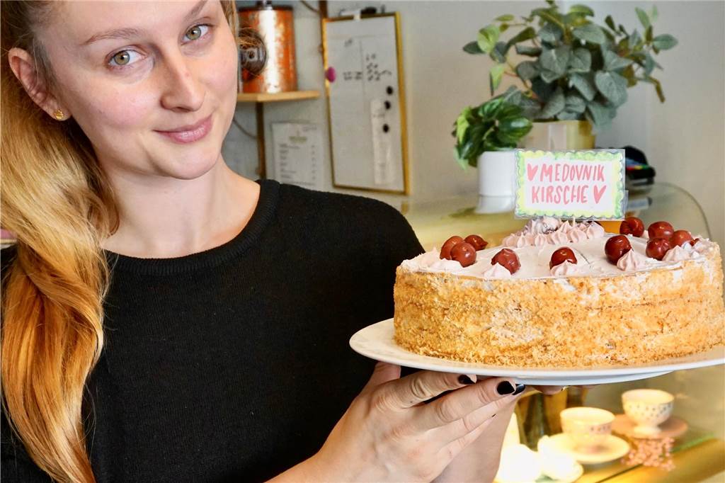 Gastronomin übernimmt Ex-Blumenladen: Warum sieht man noch nichts davon? Gastronomin Irina Poljatschek im "Doppeltsolecker" im Kreuzviertel in Dortmund.