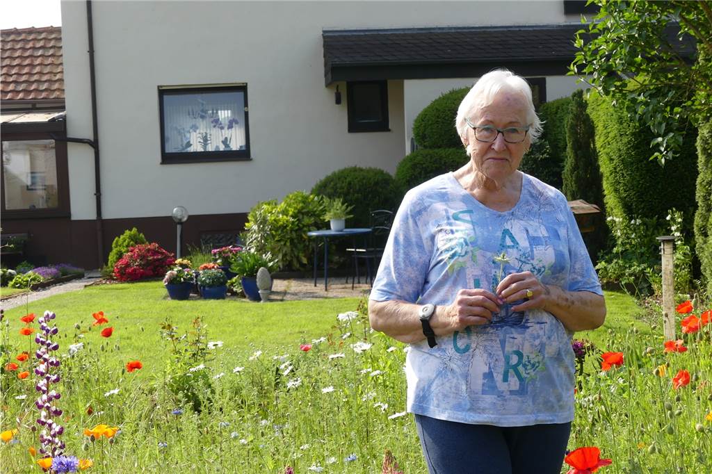 Nach Covid-Erkrankung: „Mein Garten hilft mir dabei, gesund zu werden“ Irmgard Fulfs freut sich über ihren Garten.