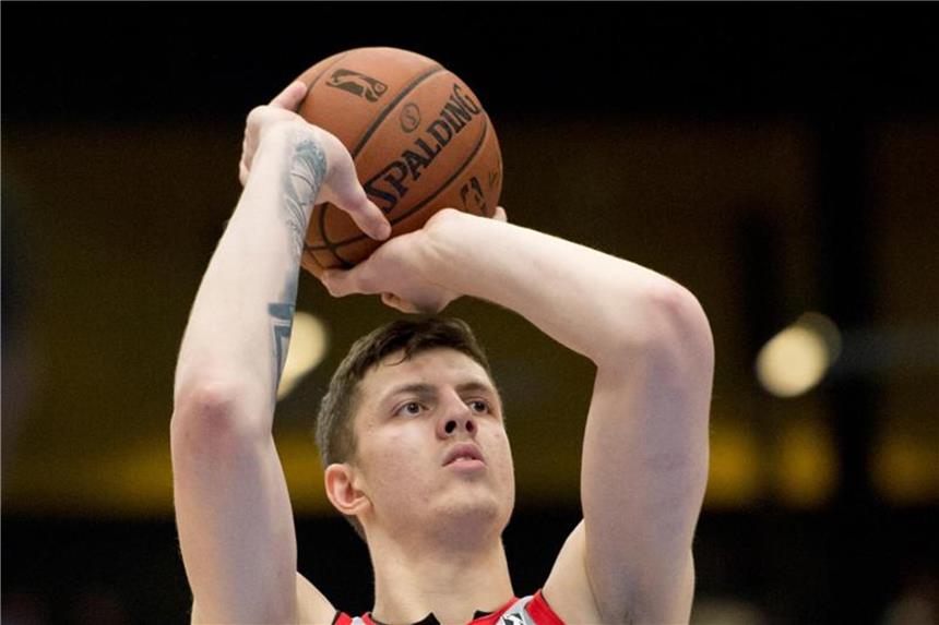Talent Hartenstein verliert mit Houston gegen Cleveland Isaiah Hartenstein hat mit den Houston Rockets den Viertelfinal-Einzug bei der NBA-Summer-League verpasst. Foto: Philipp Hülsmann
