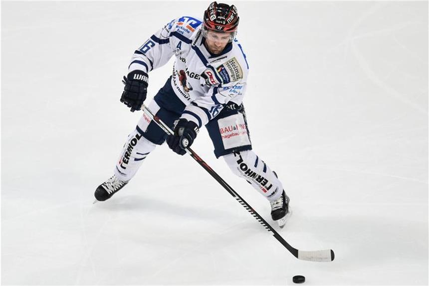 Iserlohns Jason Jaspers am Puck. Foto: Uwe Anspach/Archiv
