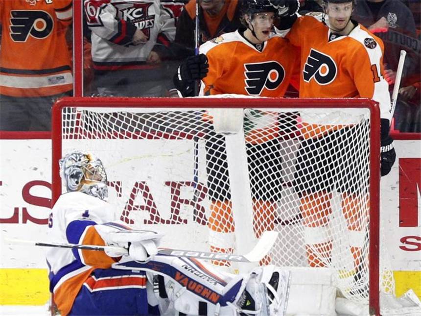 Greiss und Seidenberg bangen mit den Islanders um Playoffs Islanders-Torwart Thomas Greiss (l) erwischte keinen guten Abend. Foto: Chris Szagola