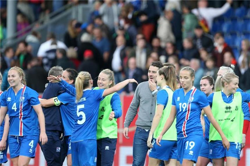 WM-Qualifikation: Island zieht an DFB-Frauen vorbei Islands Frauen haben in der WM-Qualifikation Sloweniens Team mit 2:0 besiegt. Foto (Archiv): Thomas Frey Foto: Thomas Frey