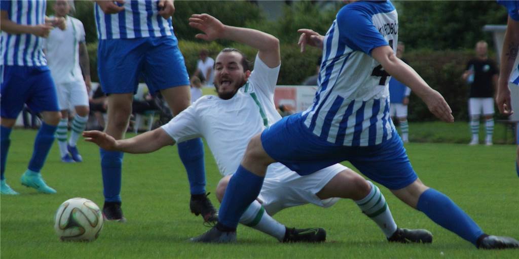 Elfmeter in der Schlussphase: SuS Lünern macht das Spiel und verliert Ismail Oturak und der SuS Lünern verloren das Testspiel bei BW Büderich am Ende knapp und unglücklich.