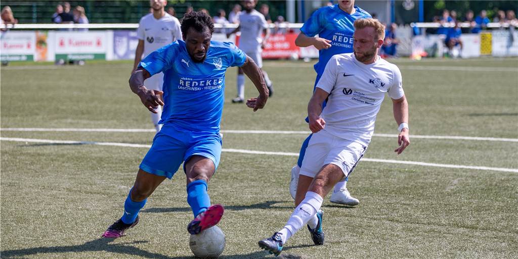Königsborner Comebacker sorgen für Gänsehaut-Momente in Alstedde Issaka Aruna (l.) und BW Alstedde verloren das Match gegen den Königsborner SV recht deutlich.