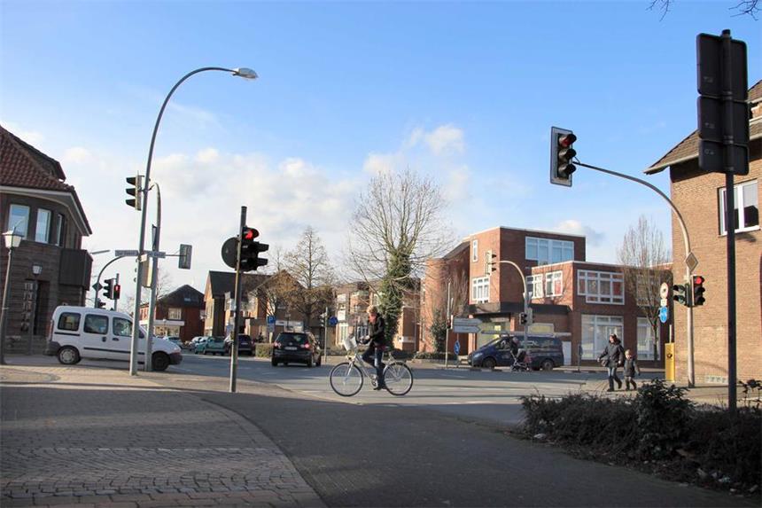Umgestaltung der Bilholtstraße ist beschlossen Ist bald Geschichte: die letzte Ampelanlage Olfens an der Kreuzung Zur Geest/Bilholtstraße.