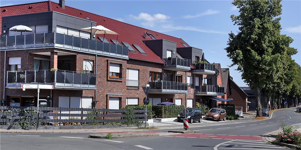 Keine Klotzbauten am Schafstall - aber was ist ein Klotzbau? Ist dieses Mehrfamilienhaus am Sythener Kreisverkehr ein Klotzbau oder nicht?