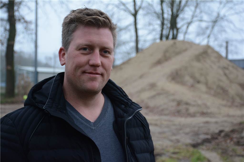 Der Bike Park ist fertig – allerletzte Arbeiten stehen im Frühjahr an Ist mit dem Ergebnis zufrieden: Johannes Kuiper, Leiter des Jugendzentrums Pool.