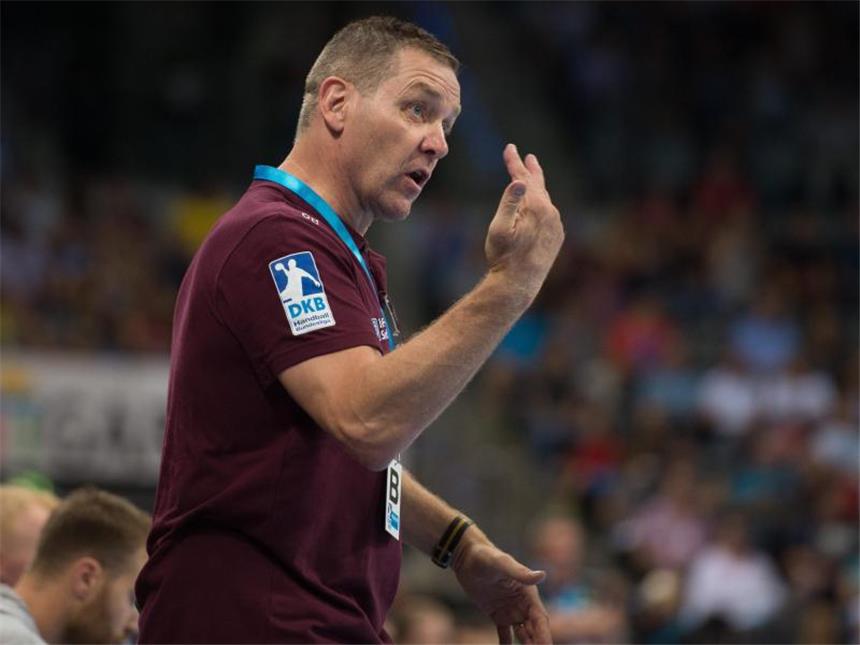 Kieler Handballer besiegen Lübbecke zum Saisonstart Ist mit dem THW Kiel mit einem Sieg in die Saison gestartet: Trainer Alfred Gislason. Foto: Deniz Calagan