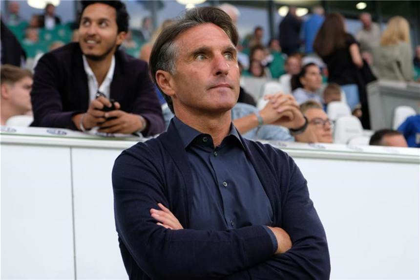 Ist verärgert über Kaylen Hinds: VfL-Coach Bruno Labbadia. Foto: Peter Steffen