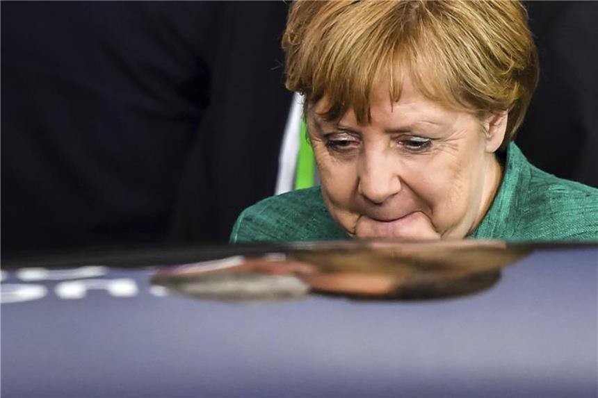 Merkel erreicht Asylabkommen mit Spanien und Griechenland Ist zufrieden: Insgesamt nannte CDU-Chefin Merkel die Einigung auf einen gemeinsamen Text der 28 Staats- und Regierungschefs eine „gute Botschaft“. Foto: Geert Vanden Wijngaert/AP